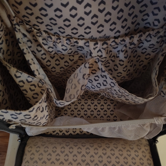 Itzy Ritzy Boss Plus - Picture 8 of 8